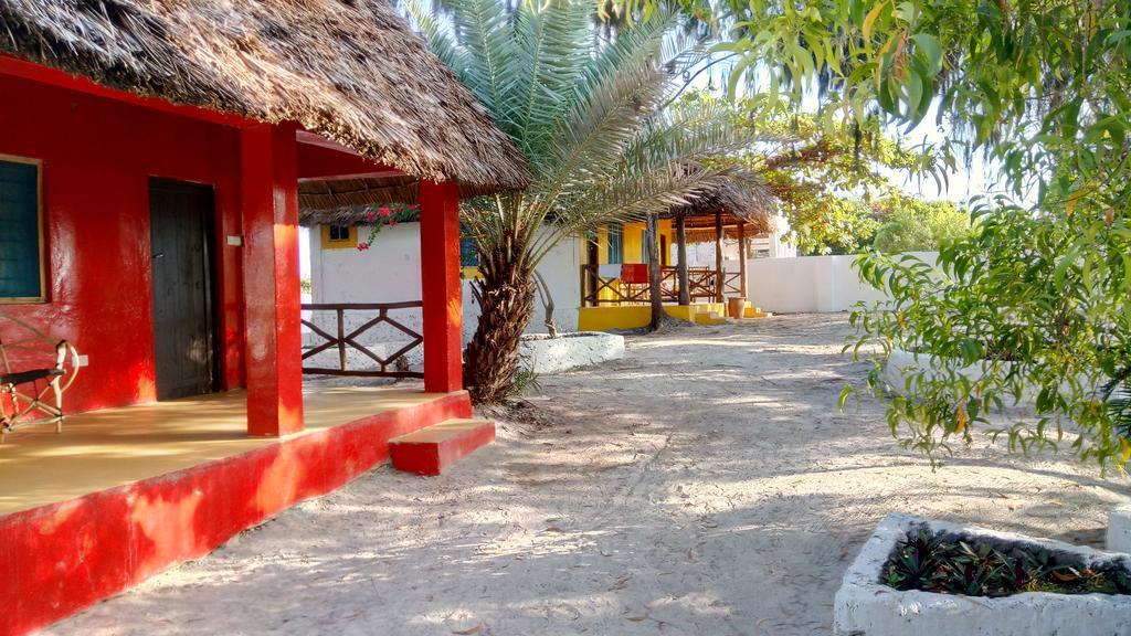 Twisted Palms Lodge & Restaurant Bwejuu Kültér fotó